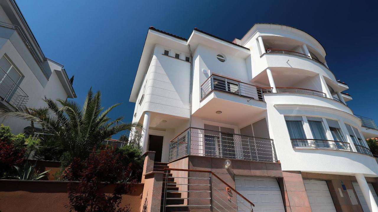 Sea View Apartment In Ičići Extérieur photo